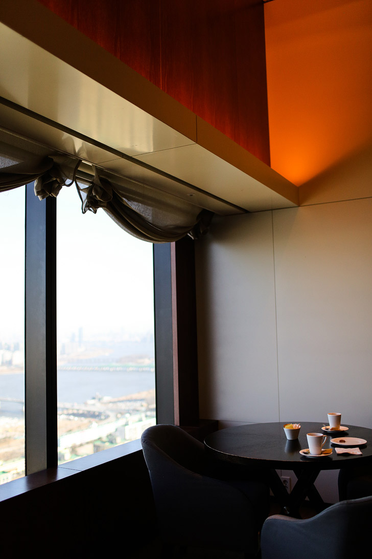Executive Lounge at the Conrad Seoul Hotel Review // localadventurer.com