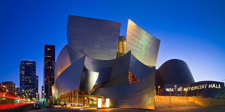 Frank Gehry's Walt Disney Concert Hall + 25 Free Things to Do in LA // localadventurer.com