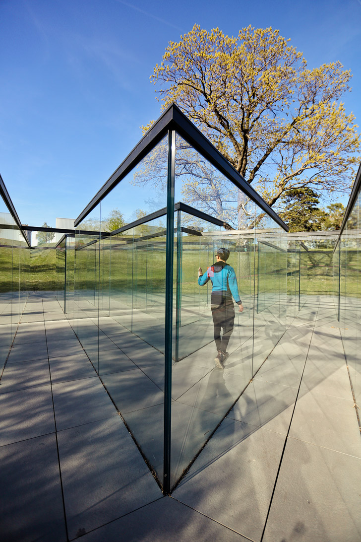 Glass Labyrinth - Outdoor Maze of Glass - Nelson Atkins Museum of Art Kansas City // localadventurer.com