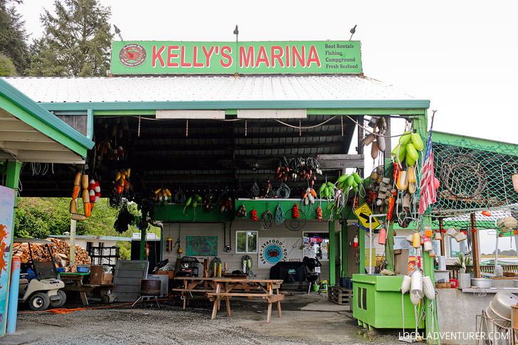Kellys Brighton Marina + How to Go Crabbing in Oregon // localadventurer.com