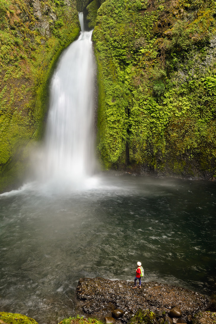 Wahclella Falls Oregon - Hikes in the Gorge // localadventurer.com