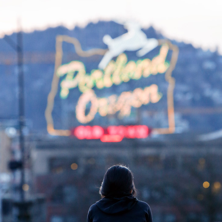 Burnside Bridge and the White Stag Sign + How to Find the Best Views in Portland Oregon // localadventurer.com