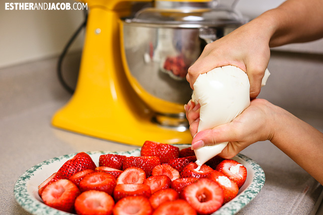 Cheesecake Filled Strawberries