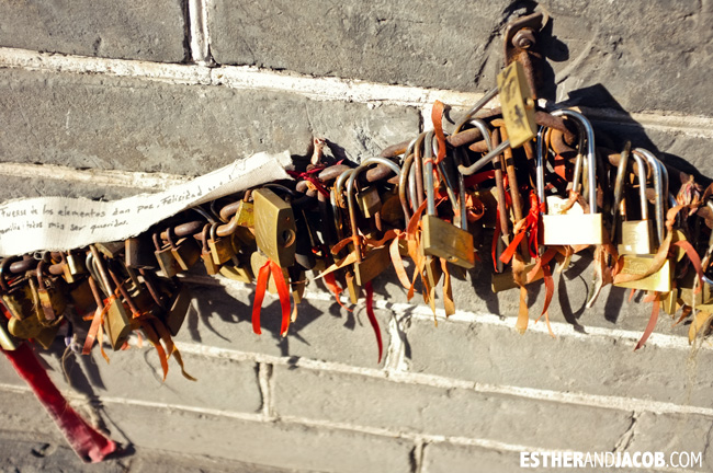 Locks at the great wall of china pictures