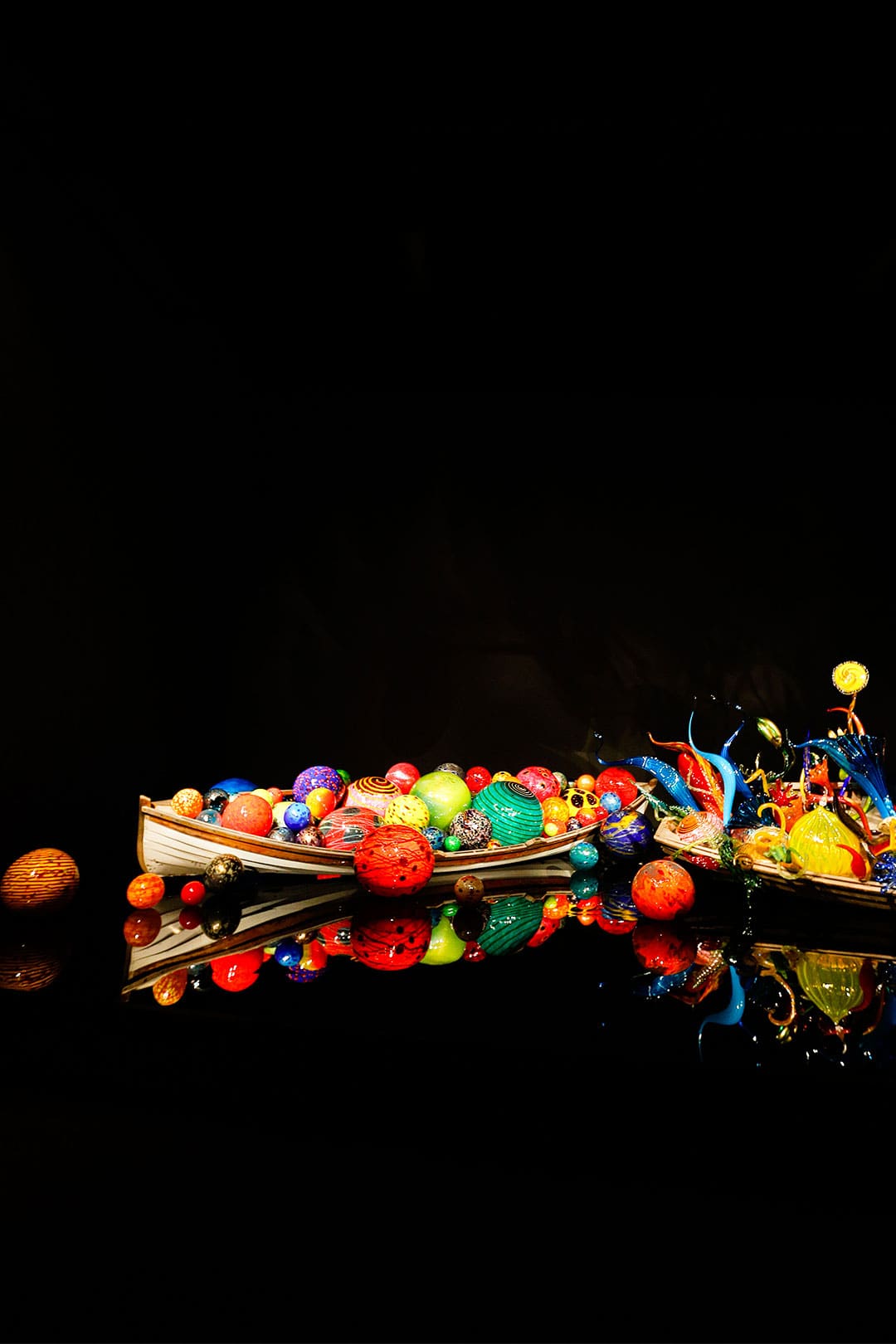 Chihuly Museum in Seattle - Dale Chihuly is one of the most recognizable names in glass art. He's perhaps most famous for his work in the Bellagio lobby ceiling.