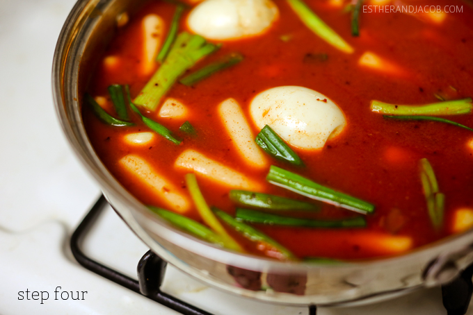 Ddukbokki Recipe. best korean dishes. topokki recipe. tteokbokki. dduk bok ki. Maangchi recipes. korean food recipes. korean foods.