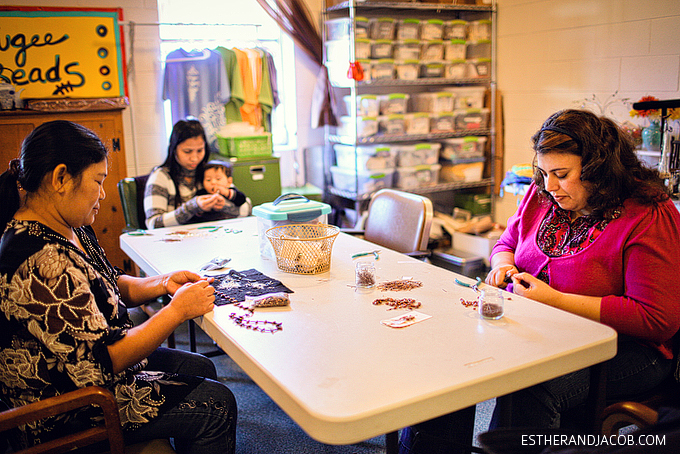 Your purchase with Refugee Beads gives hope, community and economic opportunities to immigrants and refugees living in the USA. Give back this christmas. Pay it forward ideas. Holiday giving and ways to give back at christmas. Christmas kindness. pay it forward christmas ideas. Giving back.