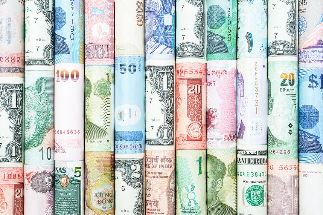 currency of different countries with pictures + 15 Wonderful Ways to Track Your Travels