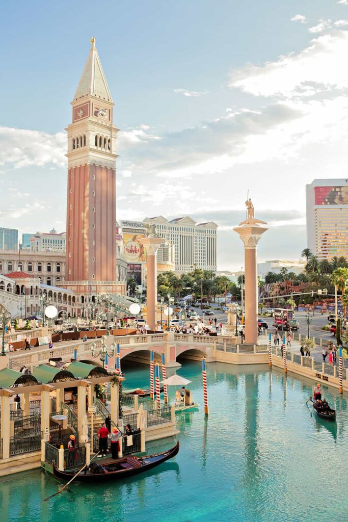 venetian las vegas gondola ride