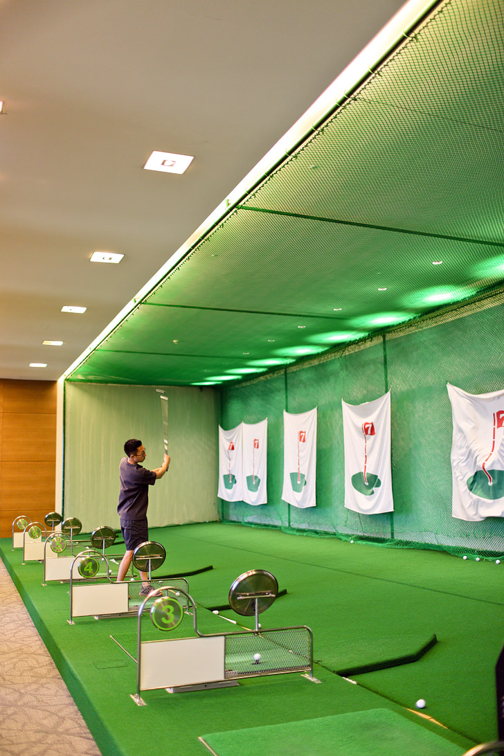 Driving Range at the Conrad Seoul - the perfect place to stay in Seoul Korea // localadventurer.com