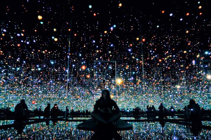 Yayoi Kusama’s Infinity Mirrored Room at the Broad Museum Downtown Los Angeles + 25 Free Things to Do in LA // localadventurer.com