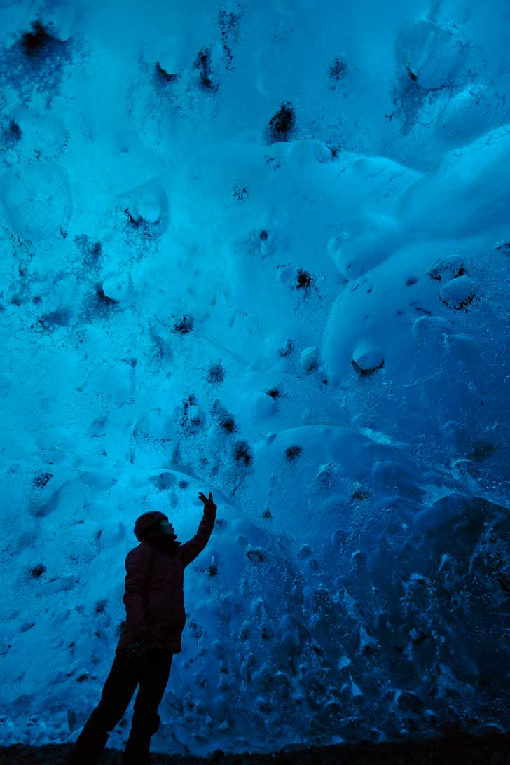 Breiðamerkurjökull Crystal Cave - Largest Ice Cave in Iceland is located in Skaftafell National Park on Vatnajokull Glacier // localadventurer.com