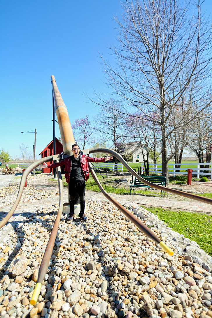 World's Largest Pitchfork in Casey Illinois #BigThingsInASmallTown // localadventurer.com