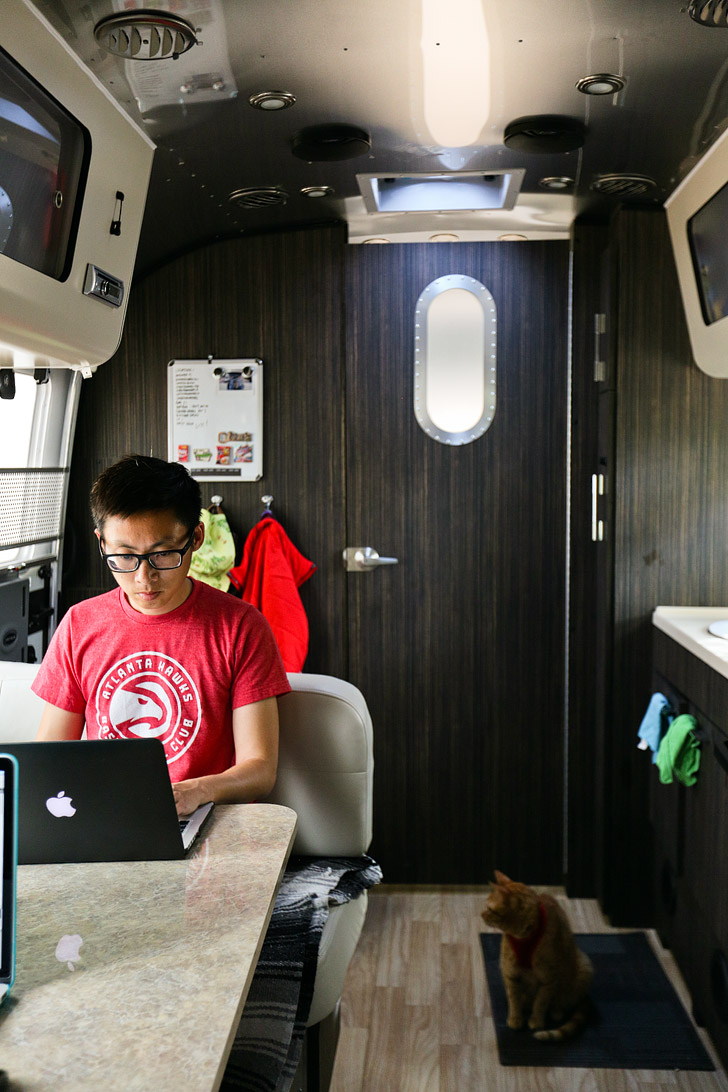 What it's Like Living in An Airstream - Tour of our Airstream International Signature 23FB // localadventurer.com