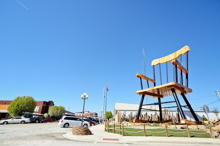 World's Largest Rocking Chair in Casey Illinois #BigThingsInASmallTown // localadventurer.com