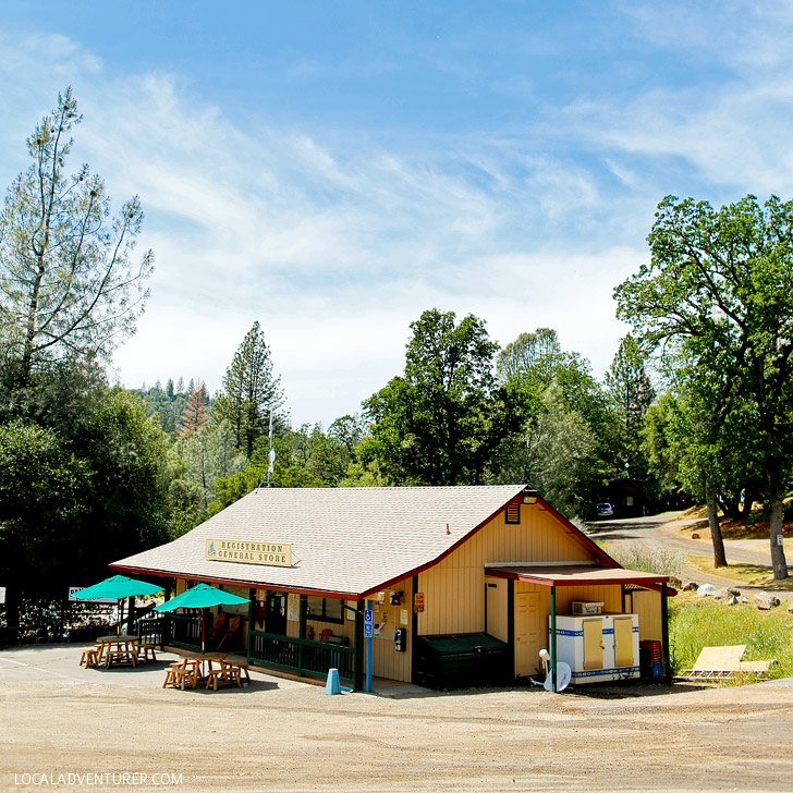 Yosemite Pines RV Resort & Family Lodging near the West Entrance of Yosemite National Park - Where to Stay near Yosemite National Park // localadventurer.com