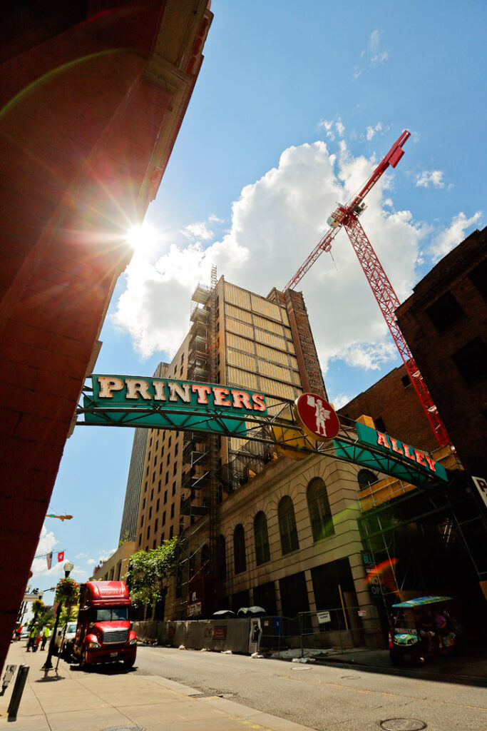 Printers Alley Nashville TN - once Once the heart of the printing and publishing industry in Nashville // localadventurer.com