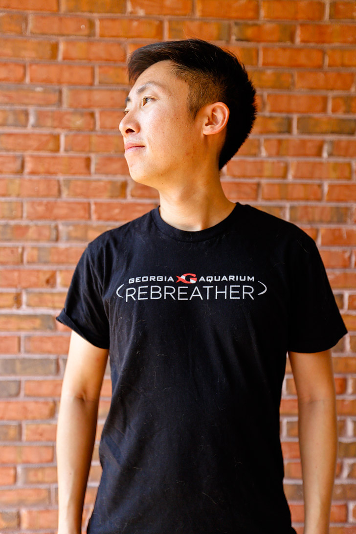 Rebreather Diving in the Georgia Aquarium Souvenir T-shirt // localadventurer.com