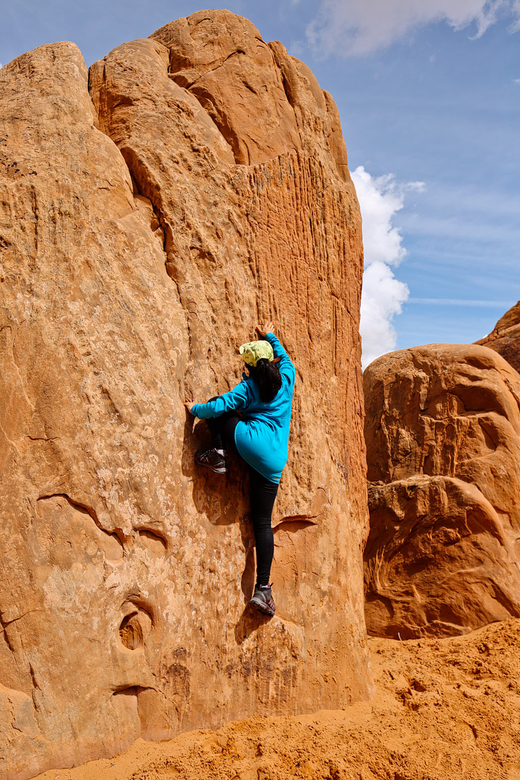 Devils Garden Hike Arches National Park Moab Utah // localadventurer.com