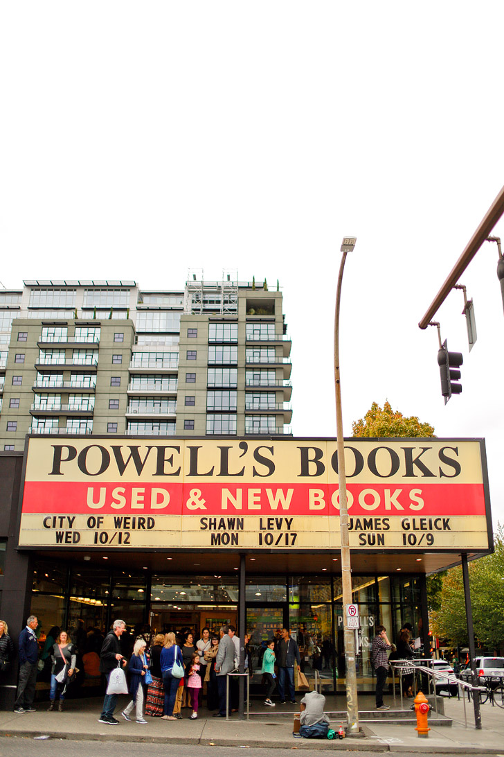 Powells City of Books (+ 25 Free Things to Do in Portland Oregon) - Best Things to Do in Portland Today // localadventurer.com