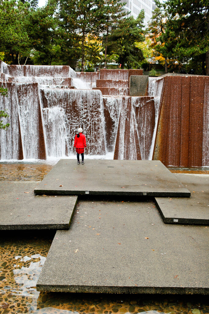 Visit an Urban Waterfall (+ 25 Free Things to Do in Portland Oregon) // localadventurer.com