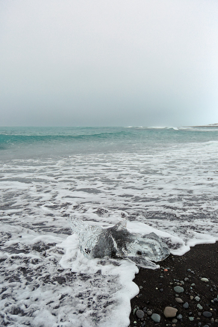 Jökulsárlón Ice Beach / Diamond Beach (Iceland Winter Road Trip - Best Stops and Places to Avoid) // localadventurer.com