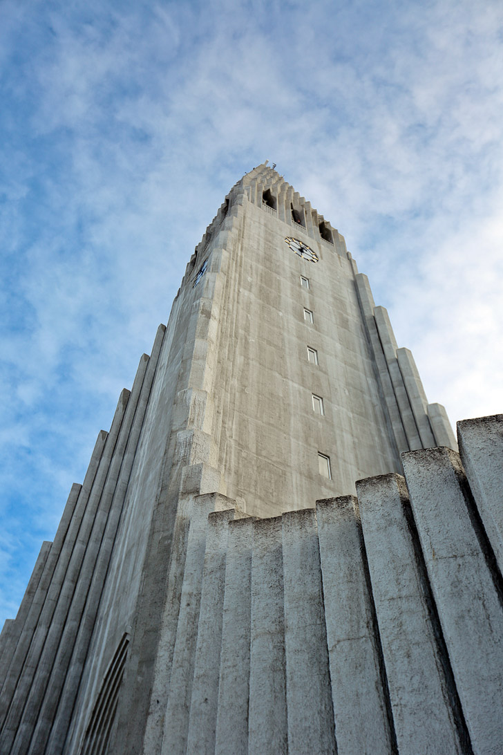 Hallgrimskirkja Church (11 Interesting Things to Do in Reykjavik Iceland) // localadventurer.com