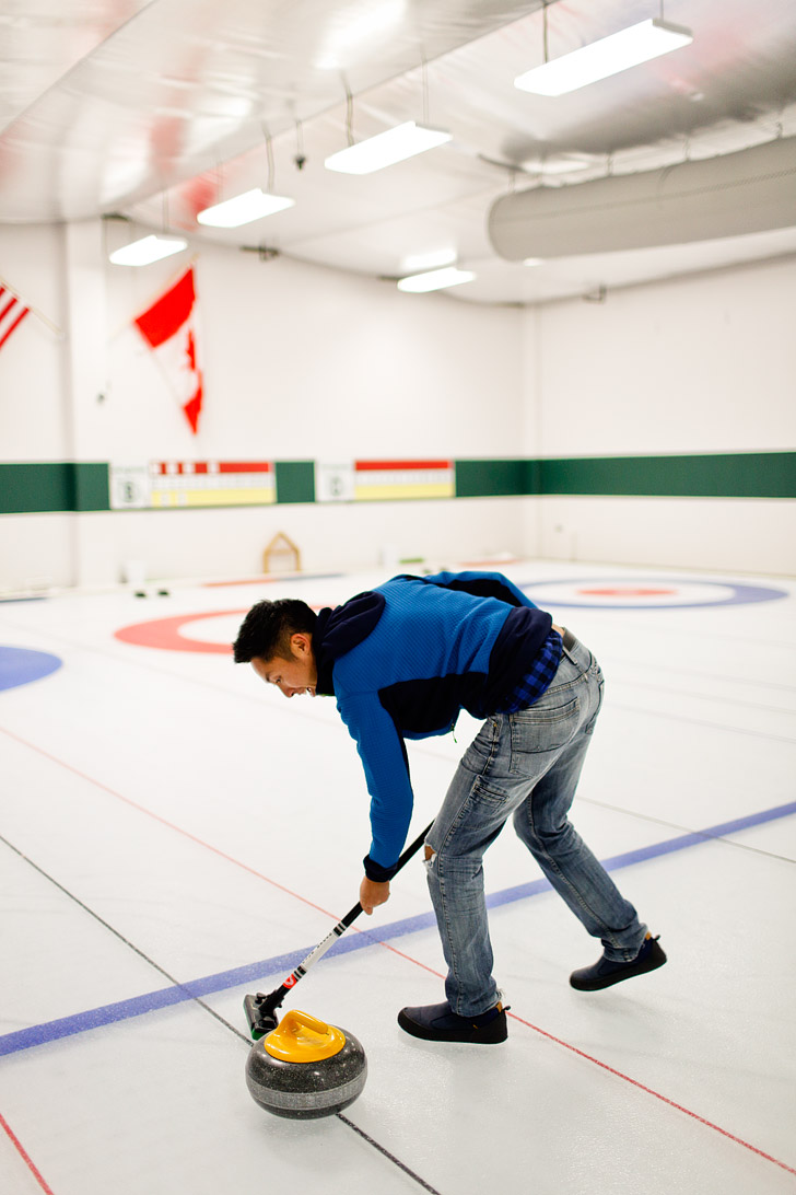 Learning how to curl at Evergreen Curling Club Portland Oregon // localadventurer.com