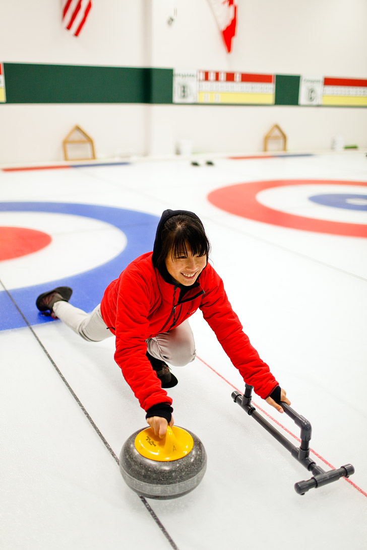 Learning how to curl at Evergreen Curling Club Portland Oregon // localadventurer.com