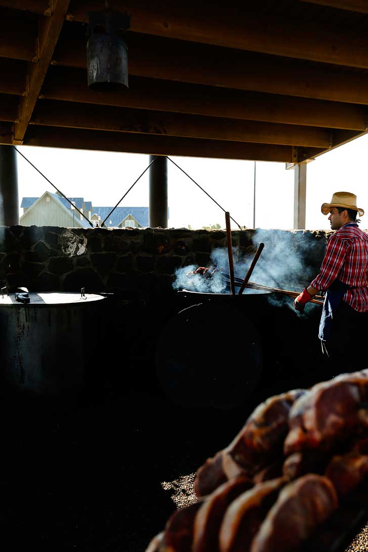 Pitchfork Fondue Steak Cookout (Best Things to Do in North Dakota) // localadventurer.com