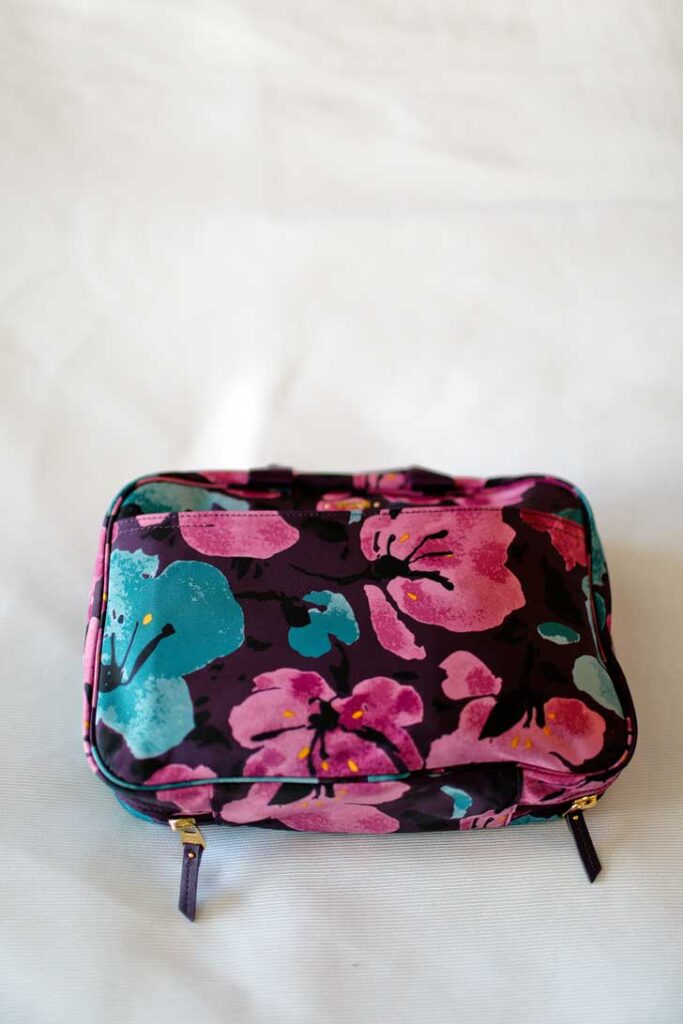 Tumi Toiletry Bag (25 Best Gifts for Globetrotters) // localadventurer.com