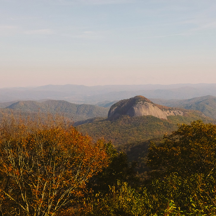 Looking Glass Hike (Asheville Bucket List - 101 Things to Do in Asheville NC) // localadventurer.com