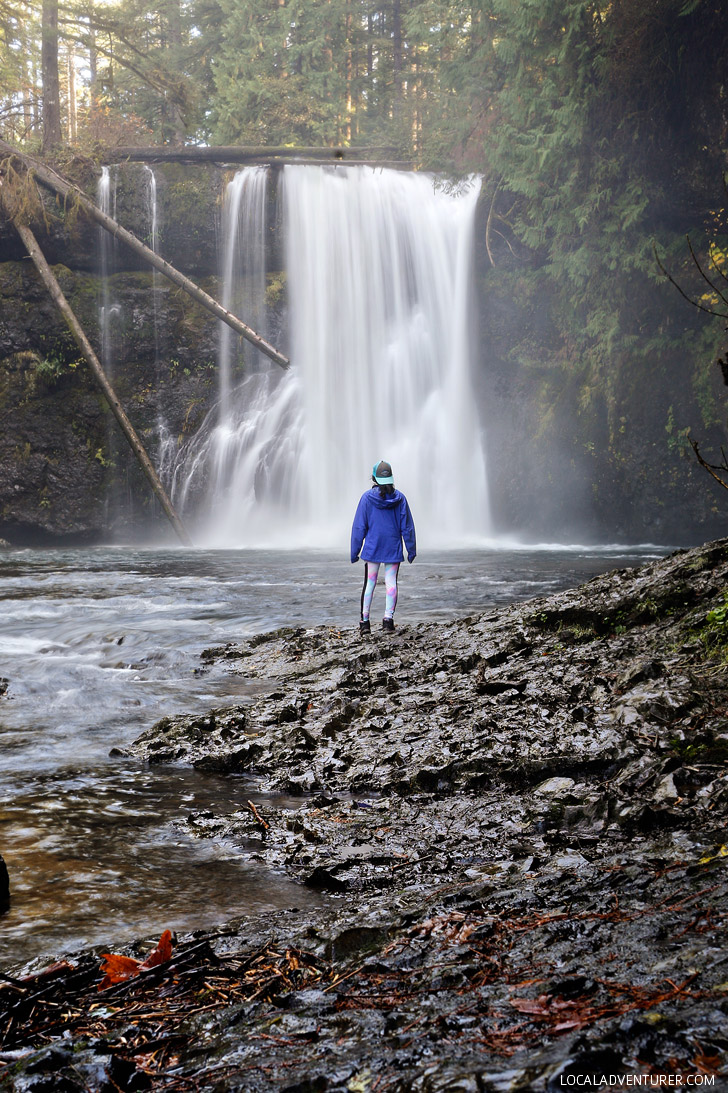 Upper North Falls, Trail of Ten Falls Hike, Silver Falls State Park, Oregon USA // localadventurer.com