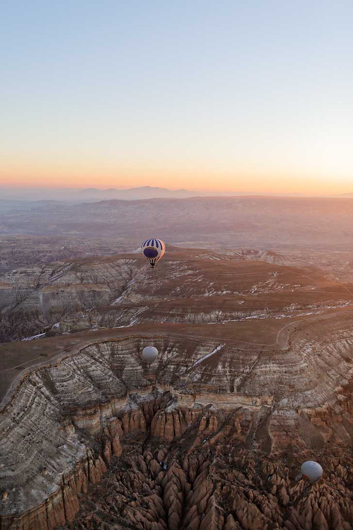 Cappadocia Hot Air Balloon Rides are Magical and definitely worth putting on your bucket list! // localadventurer.com