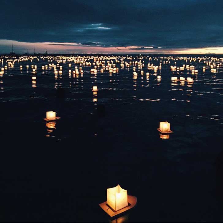 Lantern Floating at Ala Moana Beach, Honolulu Oaha // localadventurer.com