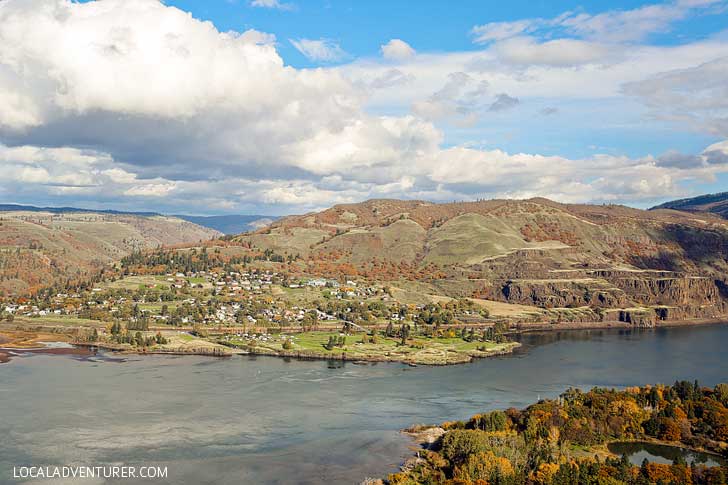 Rowena Crest Hike, an easy hike in Oregon with incredible views // localadventurer.com