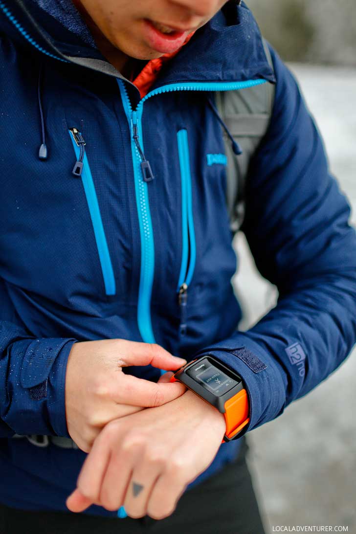 How to Avoid Geting Lost While Hiking - Tips and Tricks + TomTom Adventurer Watch Review - It's perfect for our outdoors adventures, but find out what we liked and didn't like about it // localadventurer.com