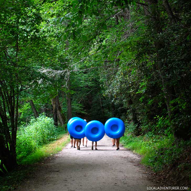 Float the French Broad River (Free Things to Do in Asheville NC) - The French Broad River flows thru 117 miles of western North Carolina and has a number of access parks // localadventurer.com