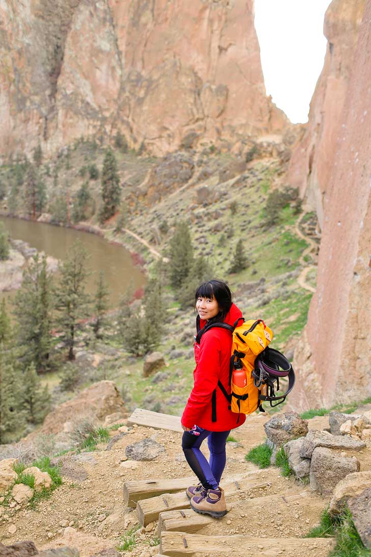 Smith Rock State Park Oregon - Smith Rock in Oregon is a great place to go rock climbing. It’s the birthplace of sport climbing in the US, but also offers great hikes with scenic views. See the ultimate guide to the park here // localadventurer.com