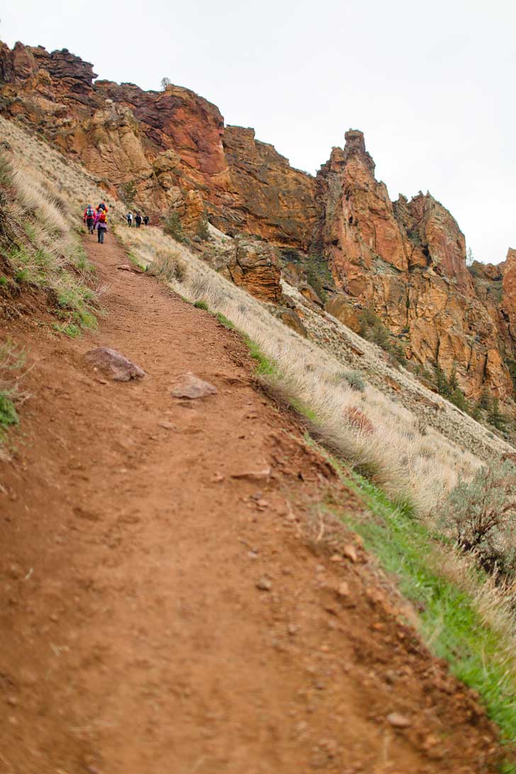 Smith Rock Misery Ridge Trail - iconic hike in Smith Rock State Park offers scenic views of Crooked River and Monkey Face. Check out detailed info on the hike here // localadventurer.com