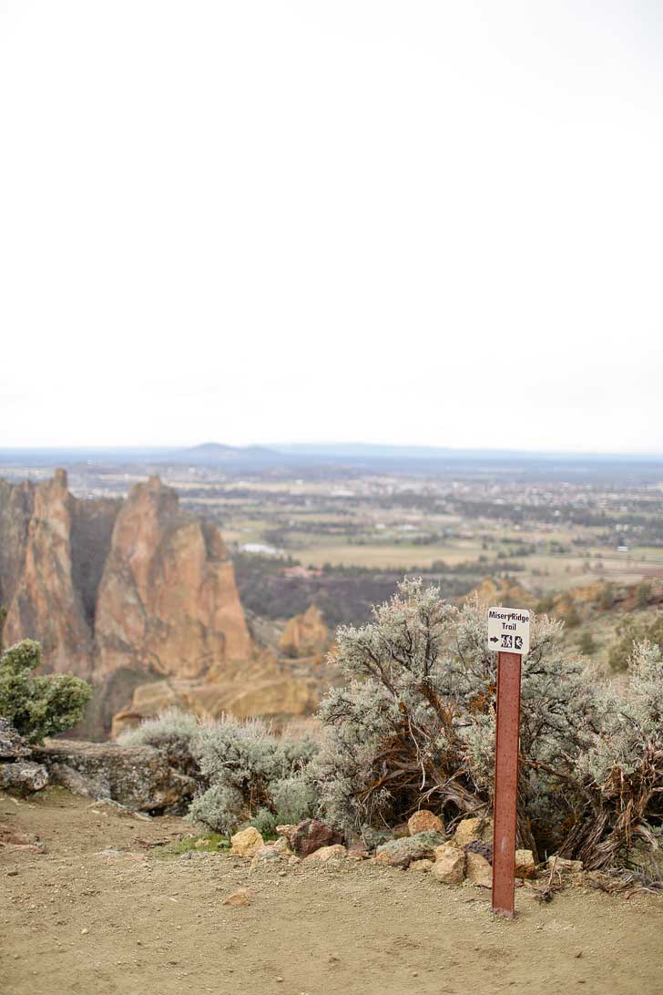Misery Ridge Smith Rock Hike - iconic hike in the park offers scenic views of Crooked River and Monkey Face. Check out detailed info on the hike here // localadventurer.com