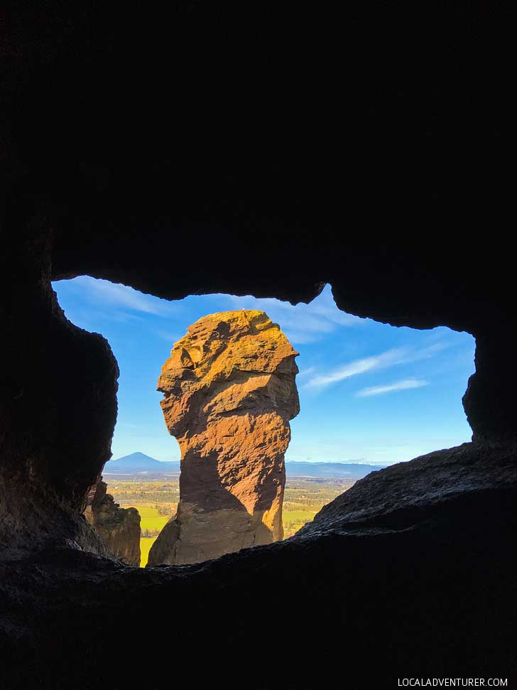 Monkey Face Smith Rock State Park Oregon - Misery Ridge Trail is the iconic hike in the park offers scenic views of Crooked River and Monkey Face. Check out detailed info on the hike here // localadventurer.com