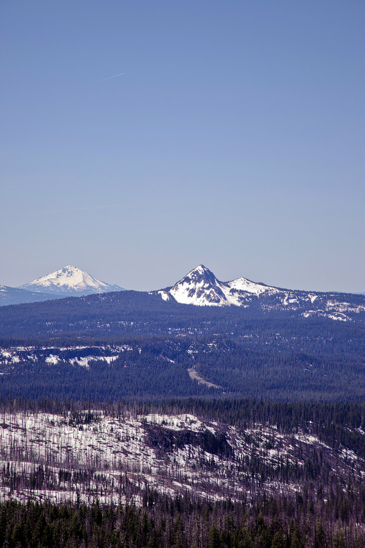 The Ultimate Guide to Crater Lake National Park - best hikes, ski trails, camping and accommodations, when to visit, crater lake attractions // localadventurer.com