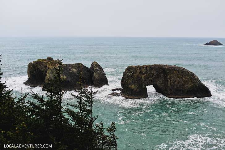 Arch Rock Point Hike + Samuel H Boardman State Scenic Corridor Brookings Oregon // localadventurer.com