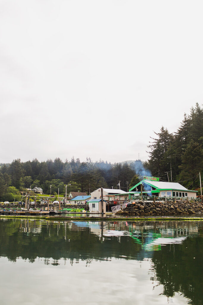 Kellys Brighton Marina + Everything You Need to Know on How to Go Crabbing in Oregon // localadventurer.com