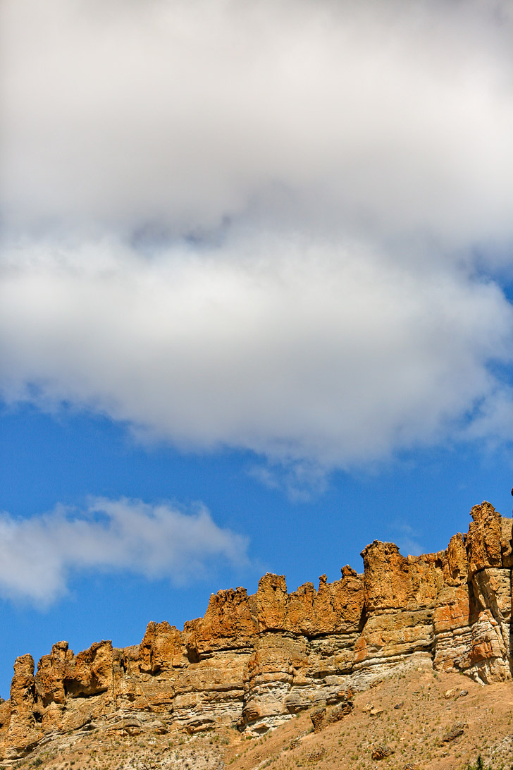 John Day Fossil Beds Clarno Unit + Your Essential Guide to the National Monument // localadventurer.com