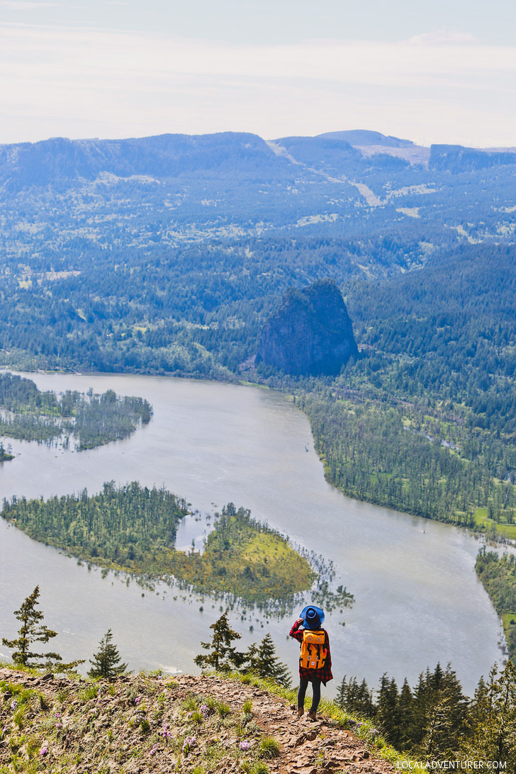 Everything You Need to Know About Hiking to Munra Point, Columbia River Gorge, Oregon // localadventurer.comEverything You Need to Know About Hiking to Munra Point, Columbia River Gorge, Oregon // localadventurer.com