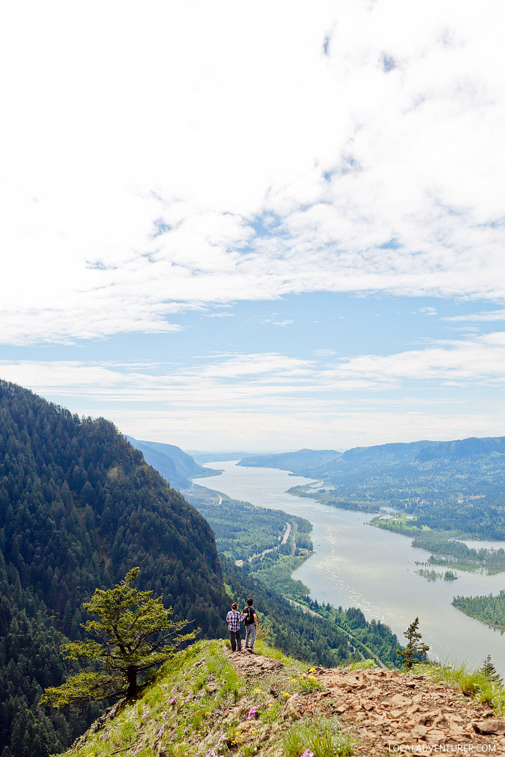 Munra Point Oregon - Hikes in the Columbia River Gorge // localadventurer.com