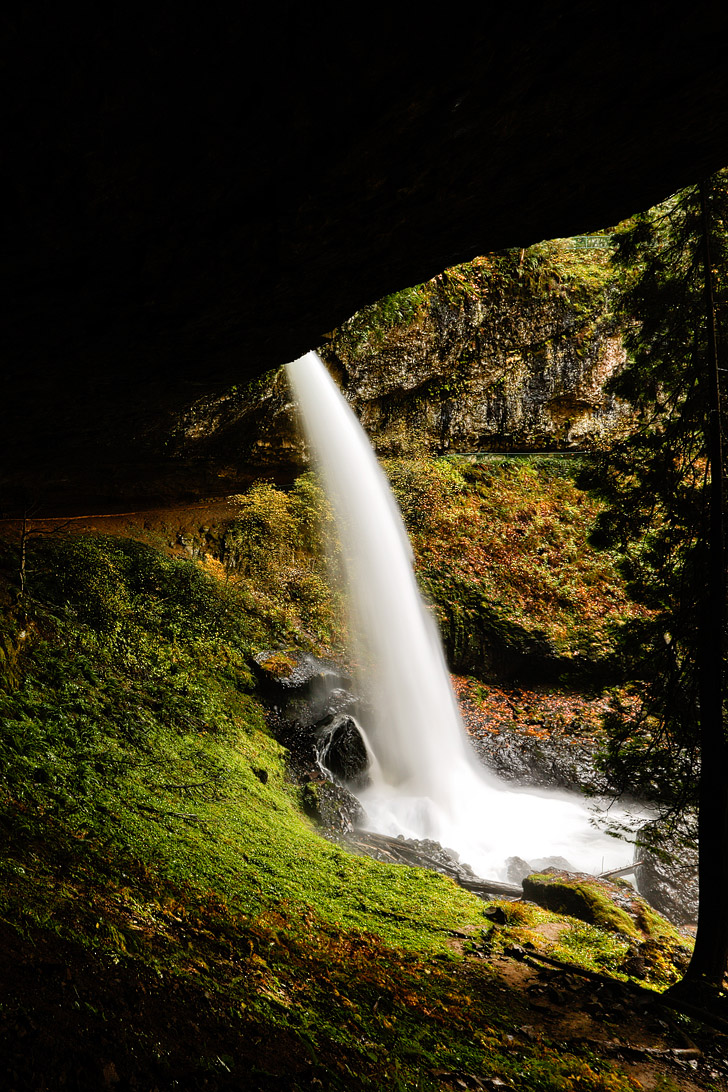 North Falls, Oregon + 9 Reasons Why Oregon is the Iceland of America // localadventurer.com