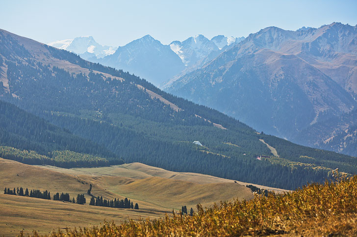 Jolgolot Viewpoint Hike - Jolgolot is a suburb of Karakol Kyrgyzstan // localadventurer.com